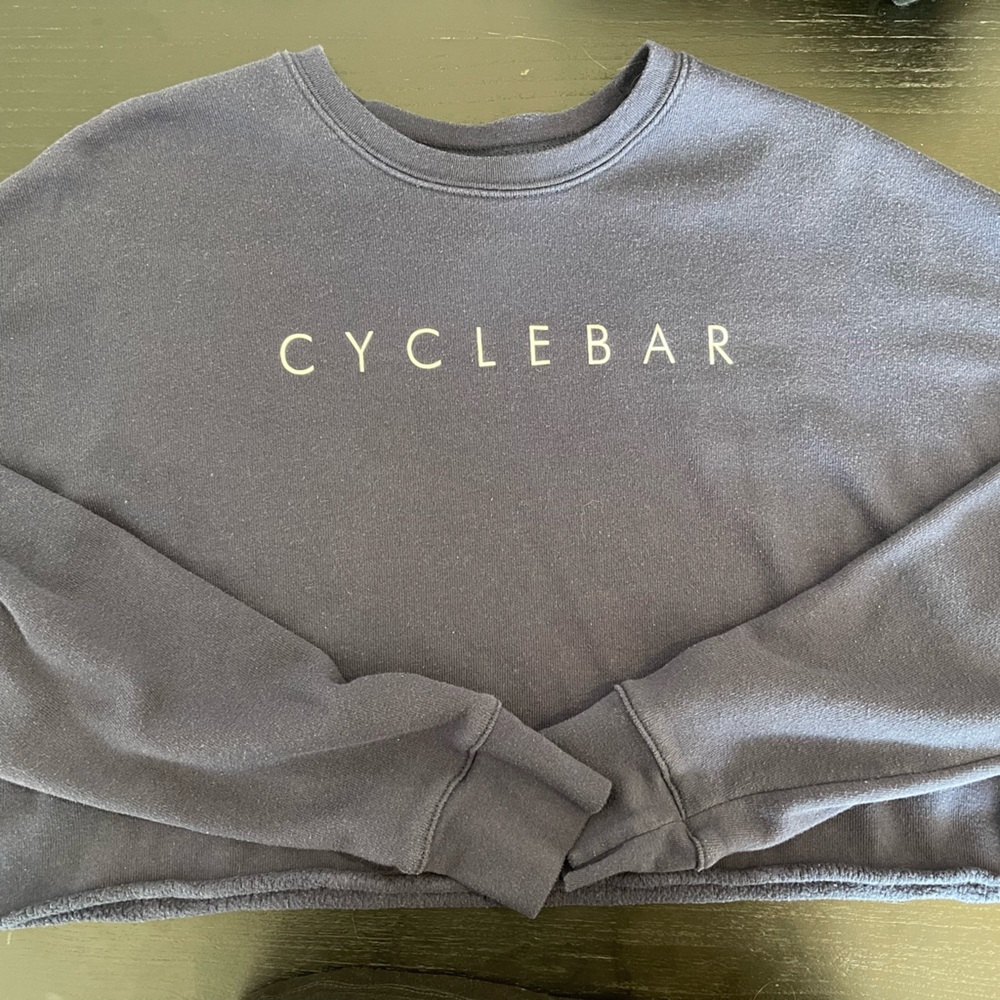 CYCLEBAR NAVY CROPPED SWEATSHIRT
